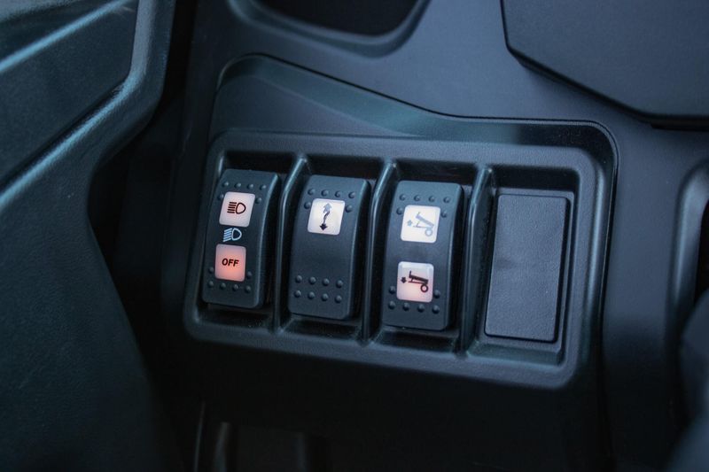 NEW 2026 CAN-AM DEFENDER PRO LIMITED CAB HD10 Image 25