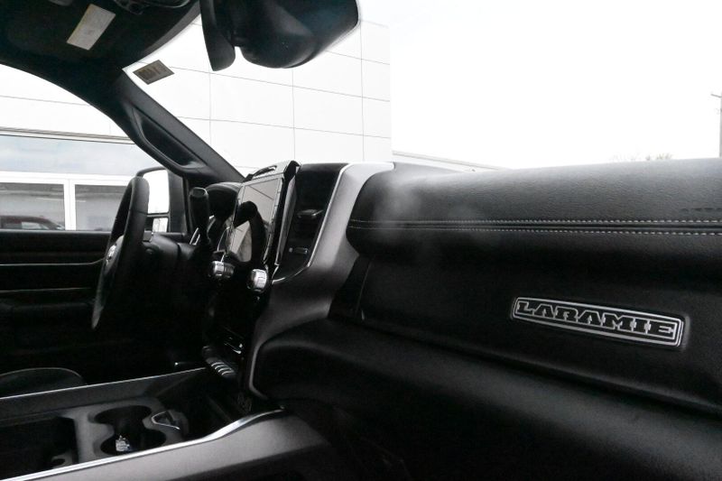 2025 RAM 2500 LaramieImage 15