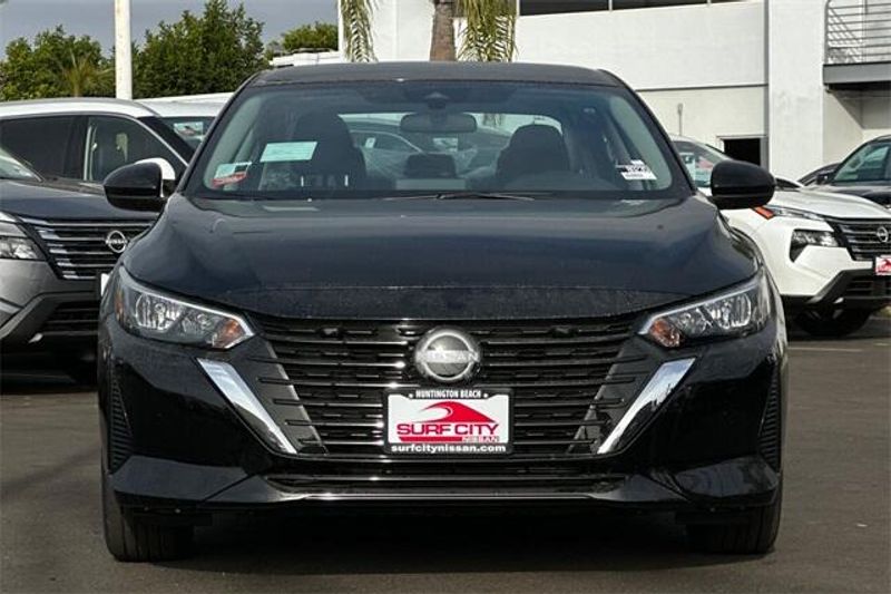 New 2025 Nissan Sentra SVImage 6