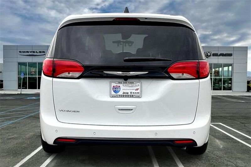 New 2026 Chrysler Voyager LxImage 3