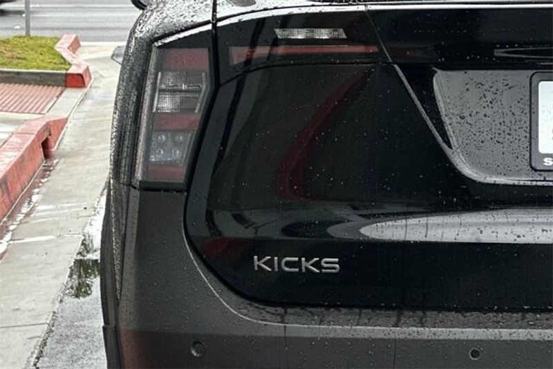 Used 2025 Nissan Kicks SVImage 24