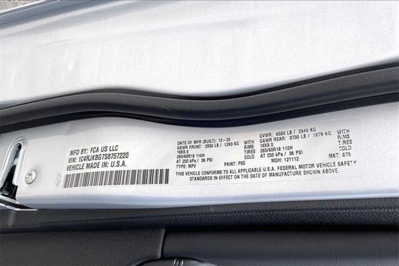 New 2025 Jeep Grand Cherokee L Limited 4x4Image 15