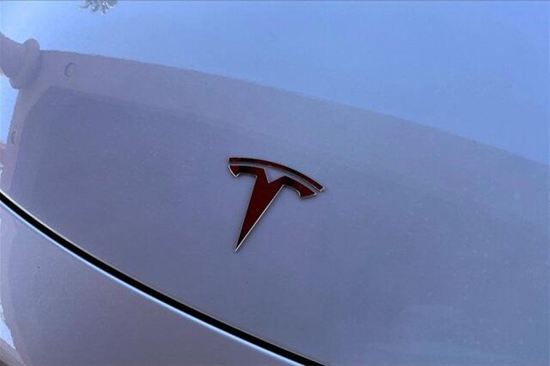 2023 Tesla Model Y Long RangeImage 32