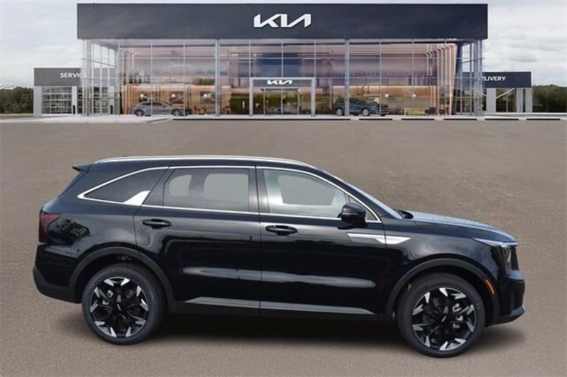 New 2025 Kia Sorento EXImage 2