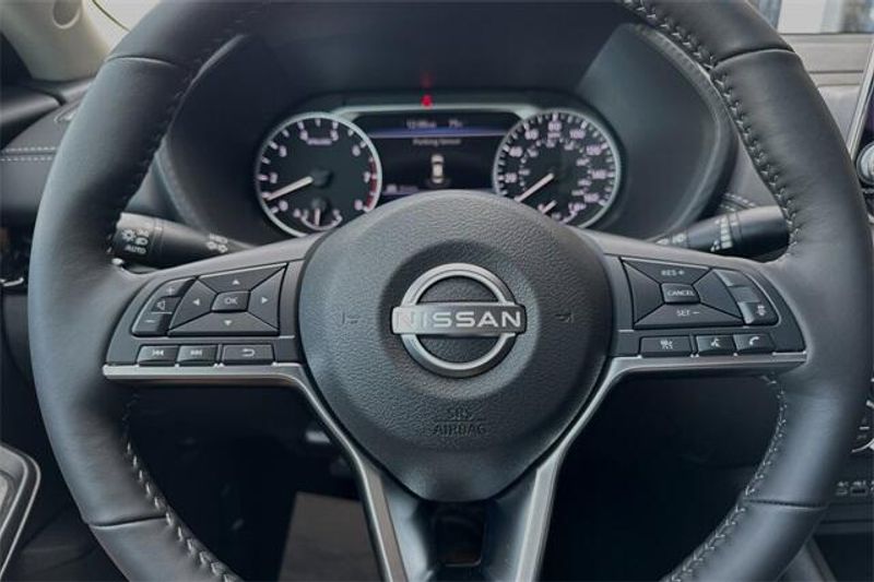 New 2025 Nissan Sentra SVImage 17