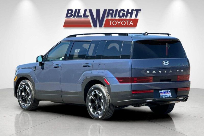 Used 2026 Hyundai Santa Fe SELImage 5
