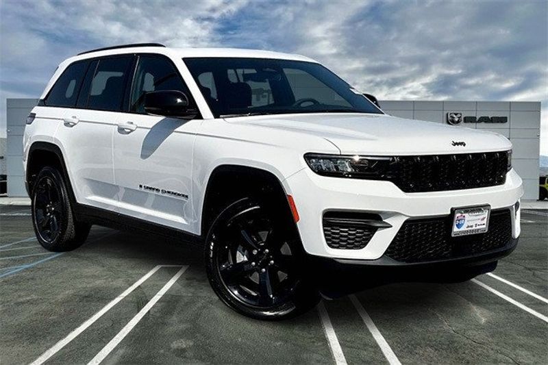 2024 Jeep Grand Cherokee Altitude X 4x4Image 14