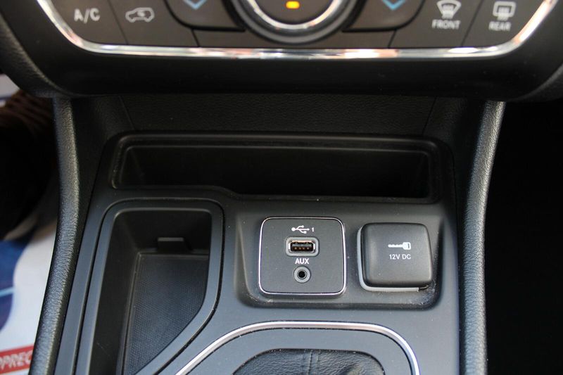 2022 Jeep Cherokee Latitude Lux photo 18
