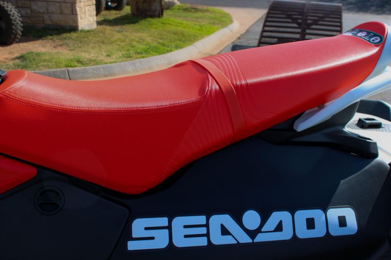 2025 SEADOO SPARK TRIXX FOR 3 DRAGON RED AND WHITE Image 13