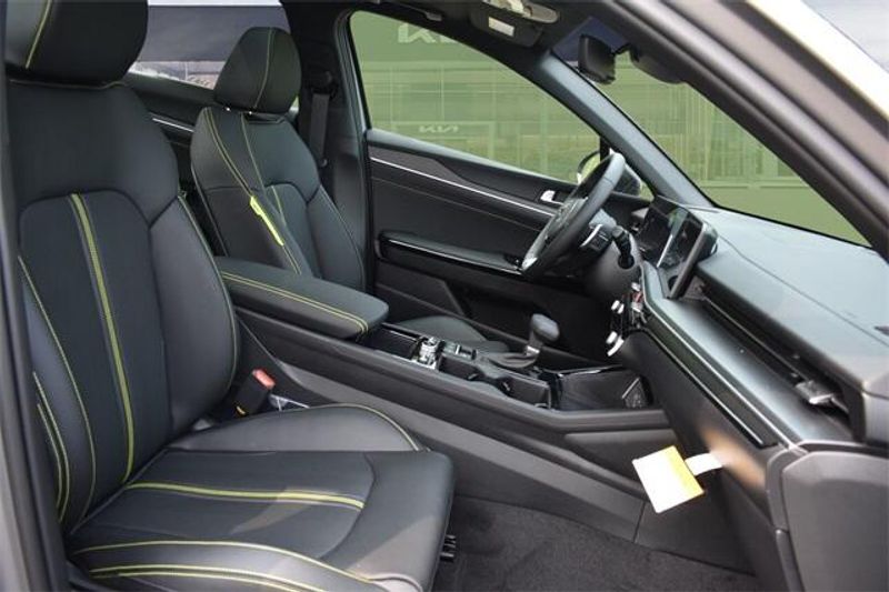 2025 Kia K5 GTImage 12
