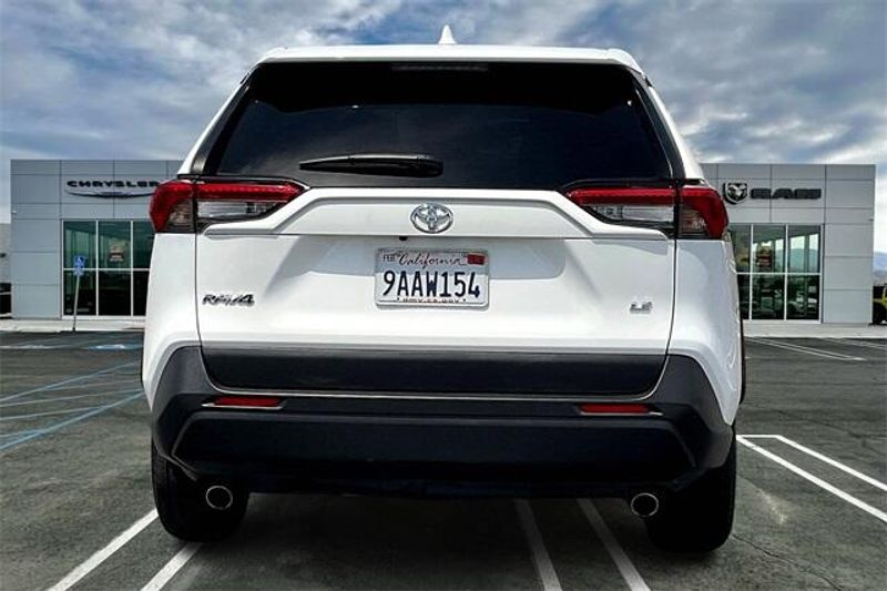 2022 Toyota RAV4 LEImage 3