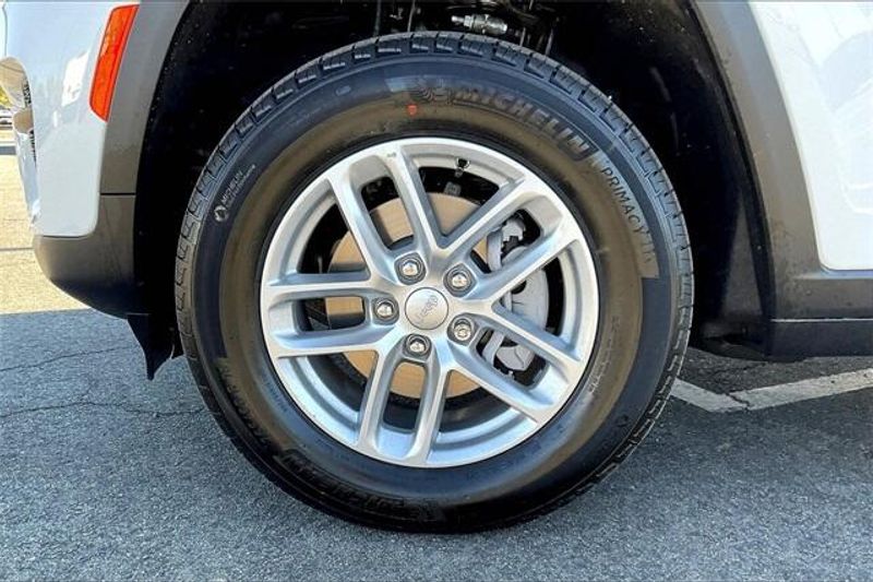 New 2025 Jeep Grand Cherokee Laredo X 4x4Image 10