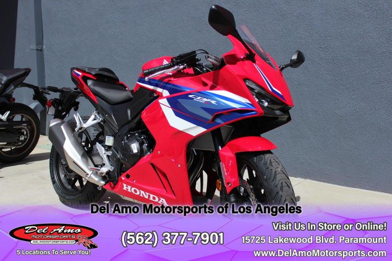 2025 Honda CBR500R Image 1