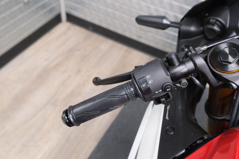 NEW 2026 YAMAHA YZF-R3 ABS 70TH ANNIVERSARY EDITION Image 22