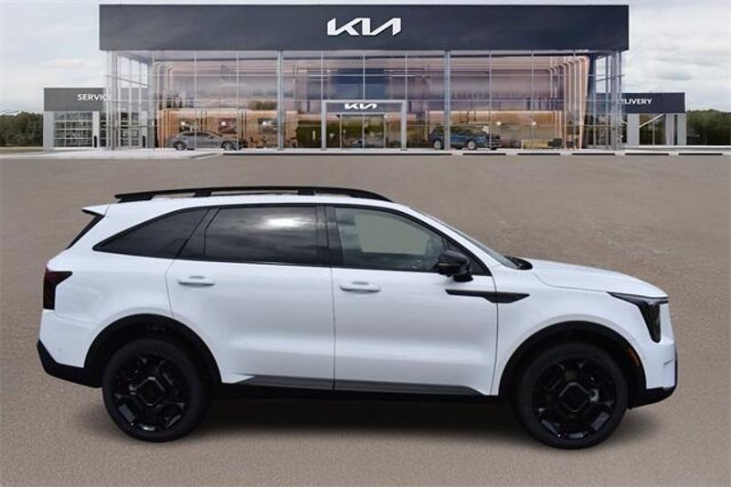 2025 Kia Sorento X-Line SX PrestigeImage 2