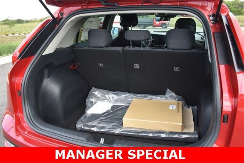 New 2025 Kia Niro LXImage 16