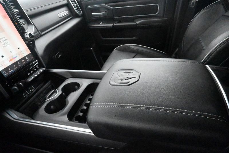 2025 RAM 2500 LaramieImage 28