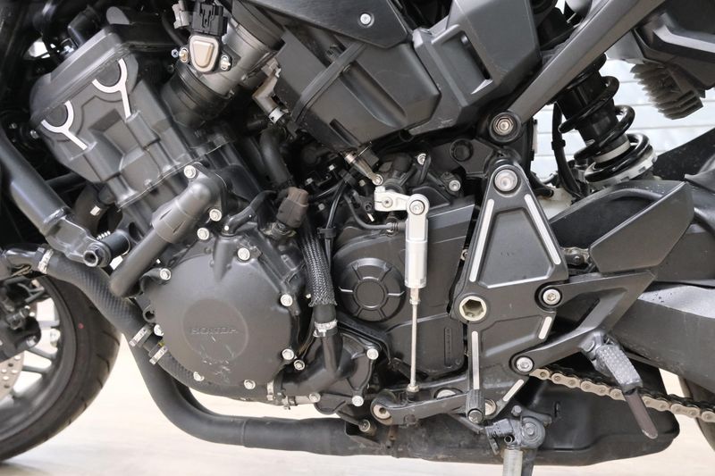 USED 2023 HONDA CB1000R Image 12