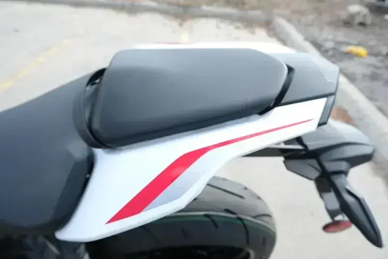 2025 Honda CBR1000RR PEARL WHITE Image 15