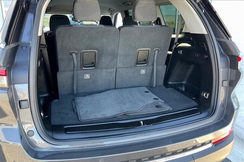 Used 2022 Jeep Grand Cherokee L LaredoImage 33