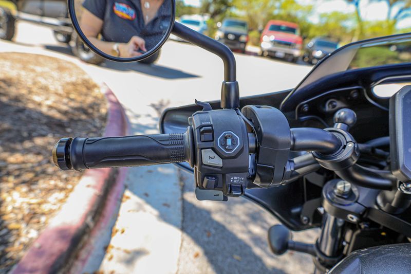 USED 2025 HONDA REBEL 1100T DCT Image 8