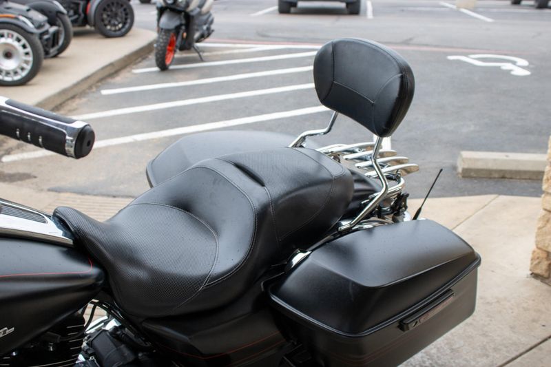 USED 2016 HARLEY STREET GLIDE SPECIAL Image 13