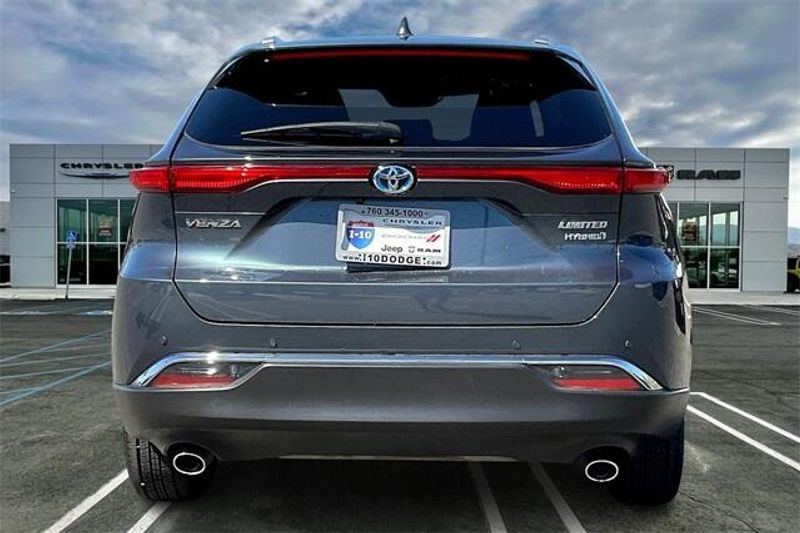 Used 2022 Toyota Venza LimitedImage 3