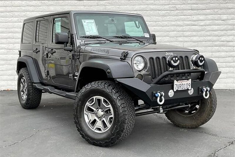2017 Jeep Wrangler Unlimited Sport photo 12