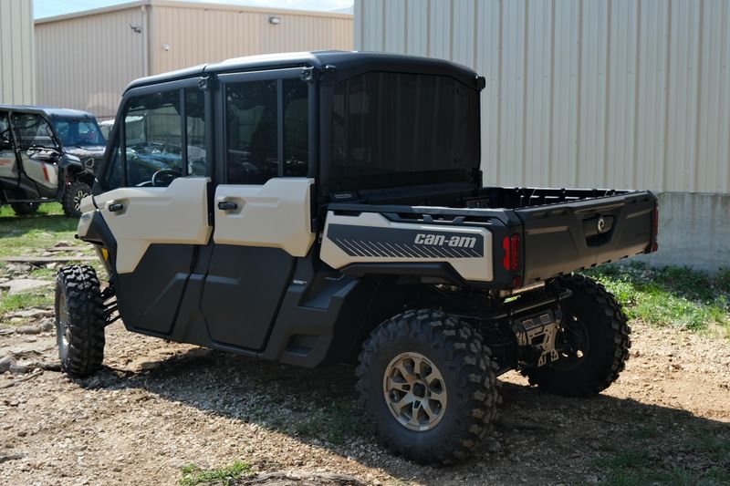2025 Can-Am DEFENDER MAX LIMITED CAB HD10 DESERT TAN AND STEALTH BLACK Image 3