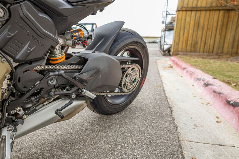 USED 2023 DUCATI STREETFIGHTER V4 Image 9