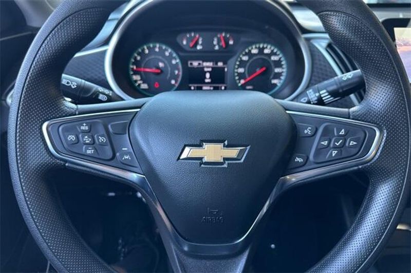 Used 2024 Chevrolet Malibu LTImage 21