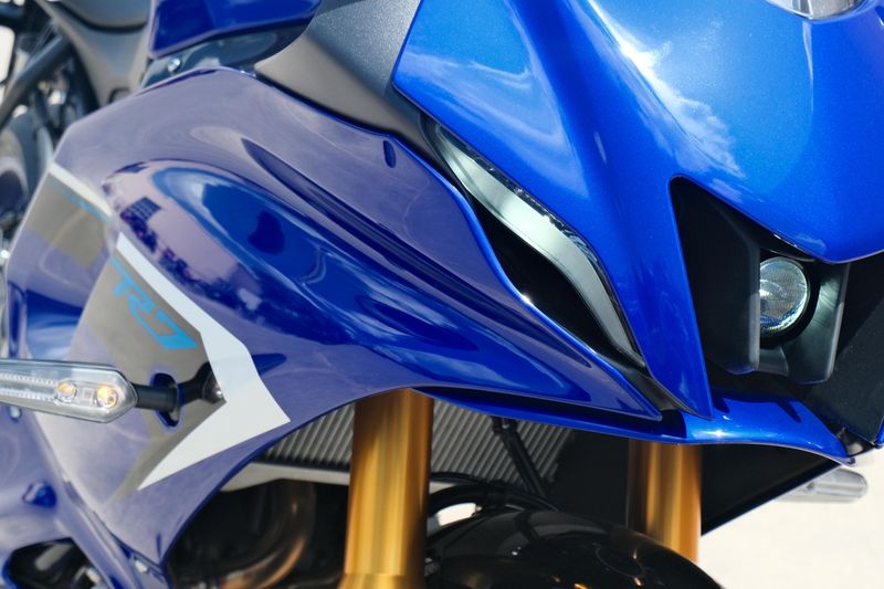 2025 Yamaha YZFR7 TEAM BLUE Image 8