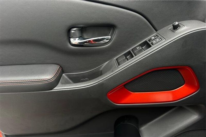 New 2025 Nissan Frontier PRO-4XImage 8