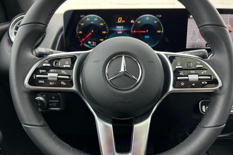 2023 Mercedes-Benz EQB 300Image 27