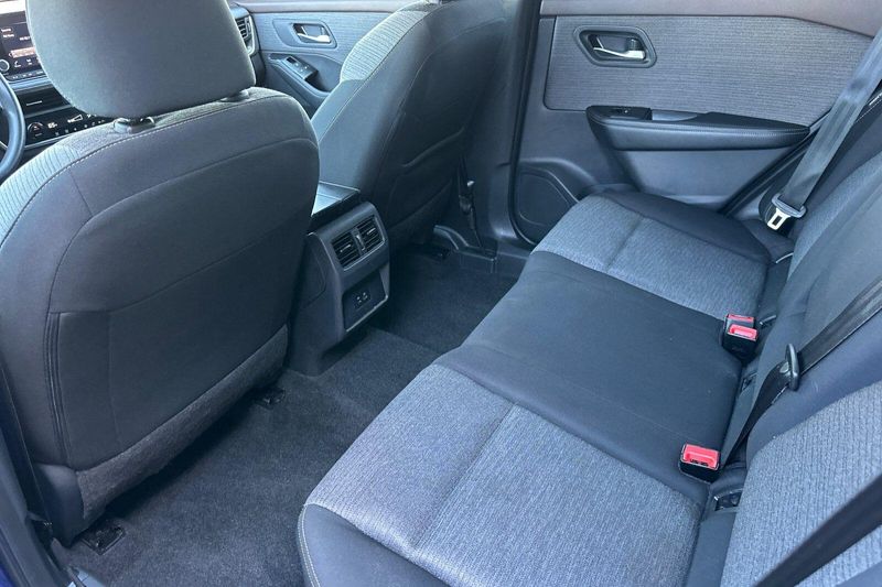 Used 2023 Nissan Rogue SVImage 13