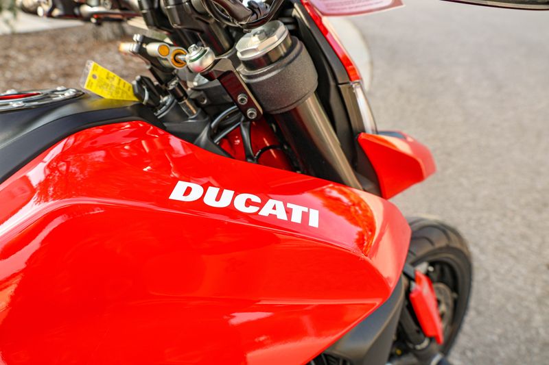 USED 2020 DUCATI HYPERMOTARD 950 SP Image 12