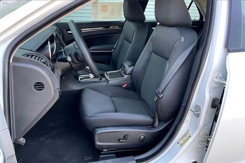 Used 2023 Chrysler 300 TouringImage 24