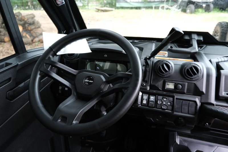 2024 Can-Am DEFENDER MAX LONE STAR CAB HD10 NIGHT BLACKImage 8