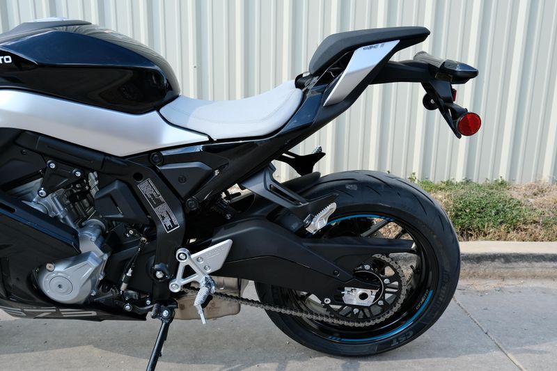 NEW 2026 CFMOTO 675SS Image 8