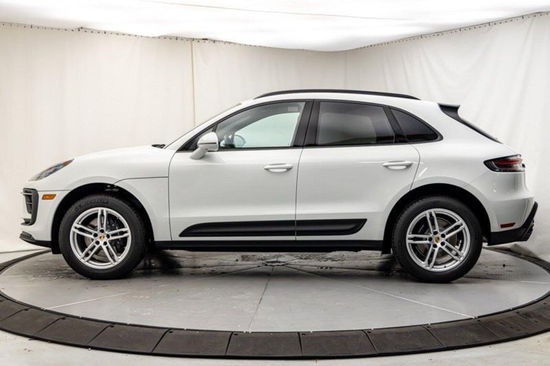 2024 Porsche Macan Image 2