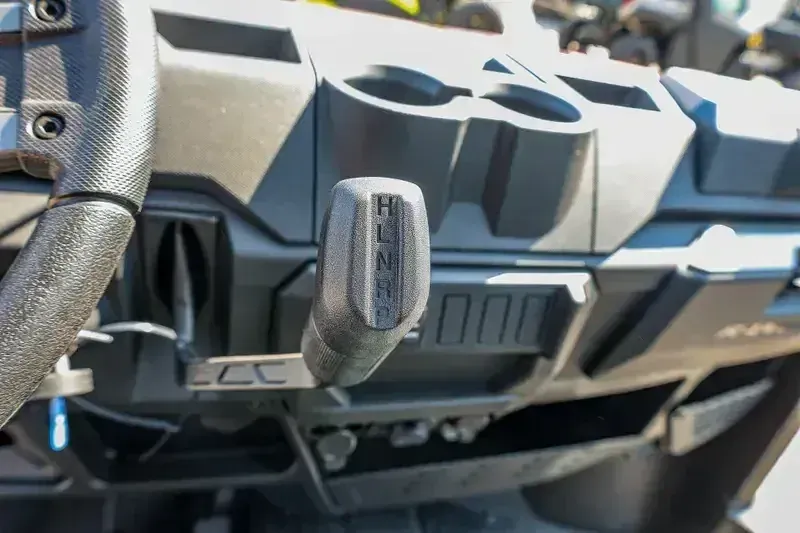 NEW 2025 POLARIS RANGER CREW XP 1000 PREMIUM Image 10