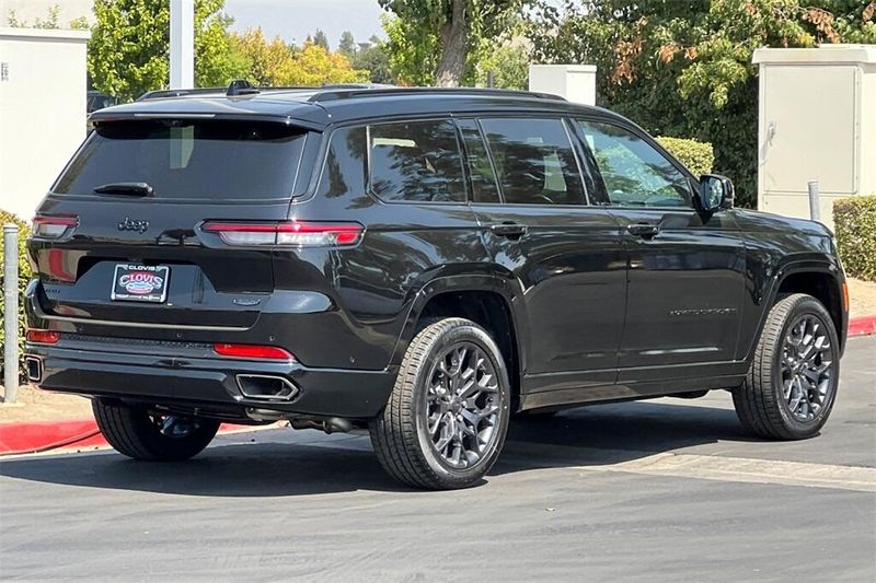 2025 Jeep Grand Cherokee L Summit Reserve photo 4