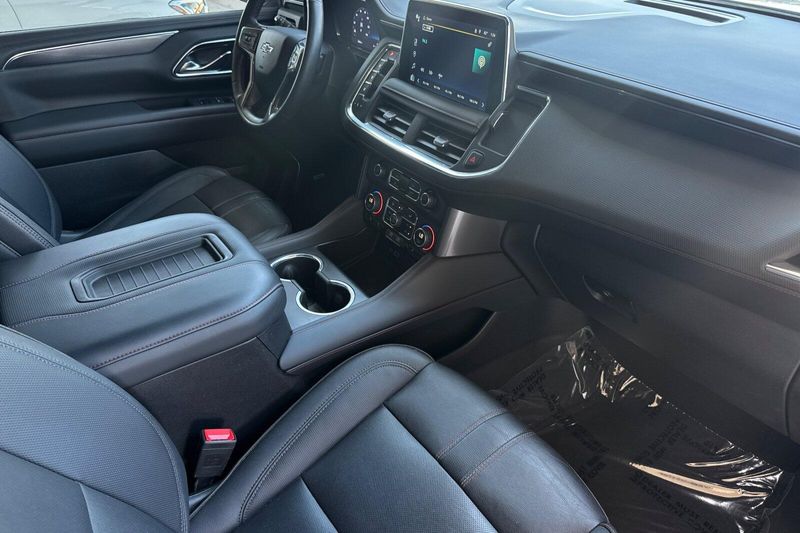 Used 2023 Chevrolet Suburban RSTImage 19