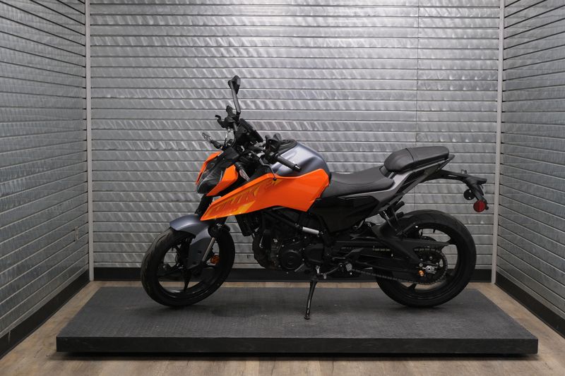 USED 2024 KTM 250 DUKE Image 6