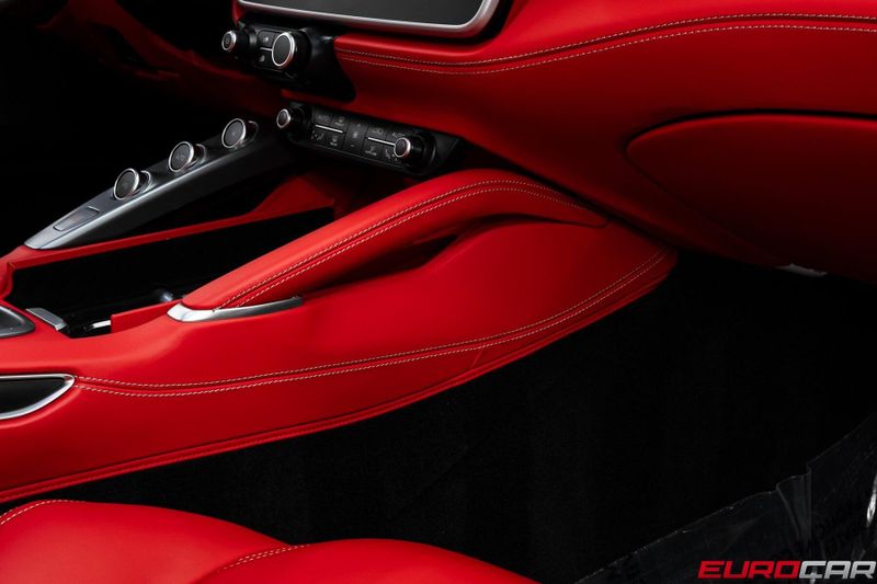 2020 Ferrari GTC4Lusso V12 *PASSENGER DISPLAY * CARBON STEERING WHEEL*Image 35