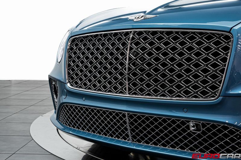 Used 2022 Bentley Continental GT V8 *TRI-COLOR INTERIOR * MULLINER DRIVING SPEC*Image 9