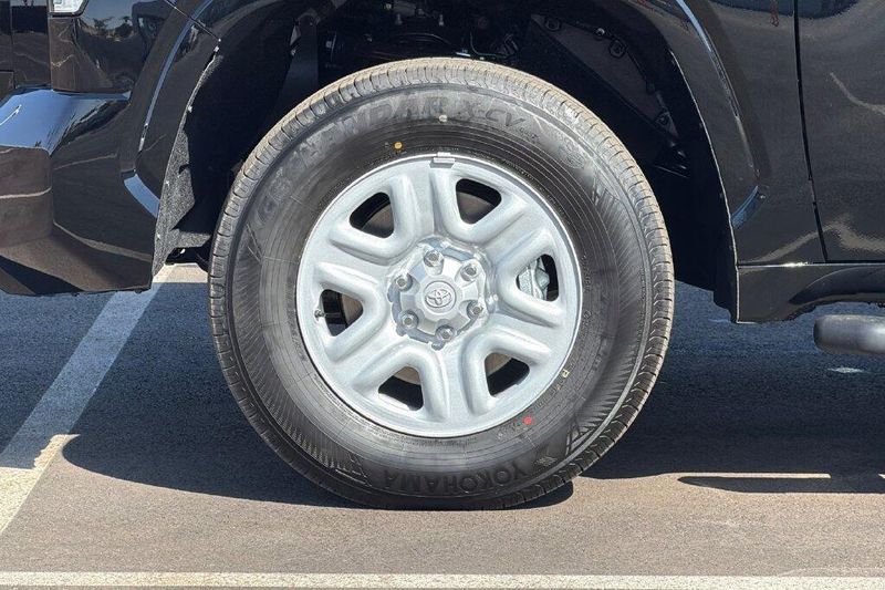 New 2026 Toyota Tundra SRImage 30
