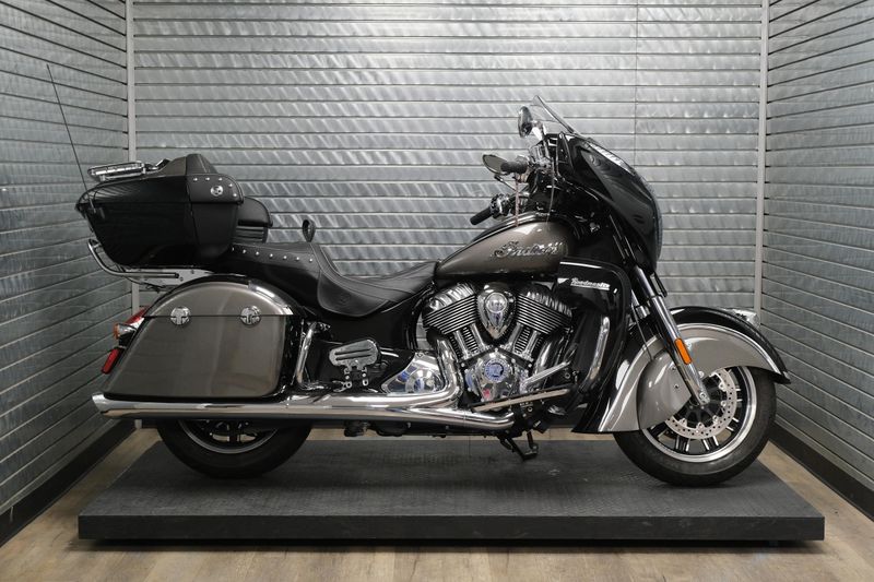 NEW 2025 INDIAN MOTORCYCLE ROADMASTER WITH POWERBAND AUDIO PACKAGE BLACK Image 2