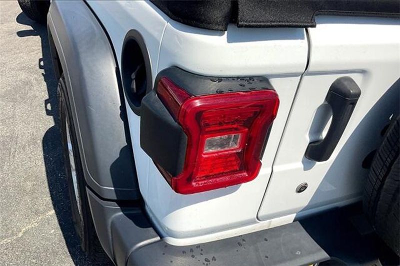 Used 2018 Jeep Wrangler Unlimited Sport SImage 28