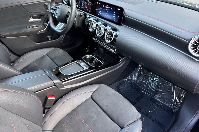 Used 2026 Mercedes-Benz CLA 250Image 17